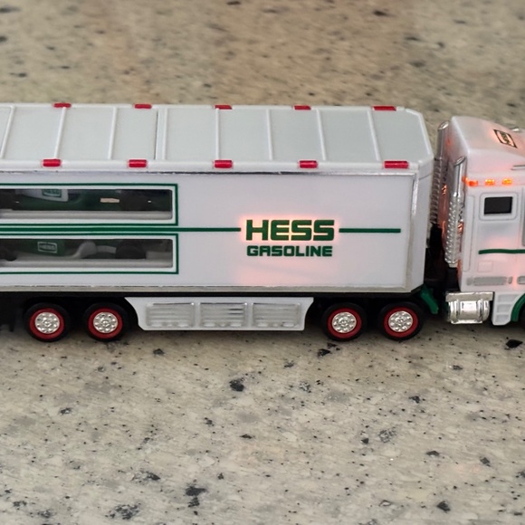 HESS MINI Semi Gasoline Truck  & Two Racers Race Cars LIGHTS UP Ramp WORKS 2013 - Picture 4 of 14